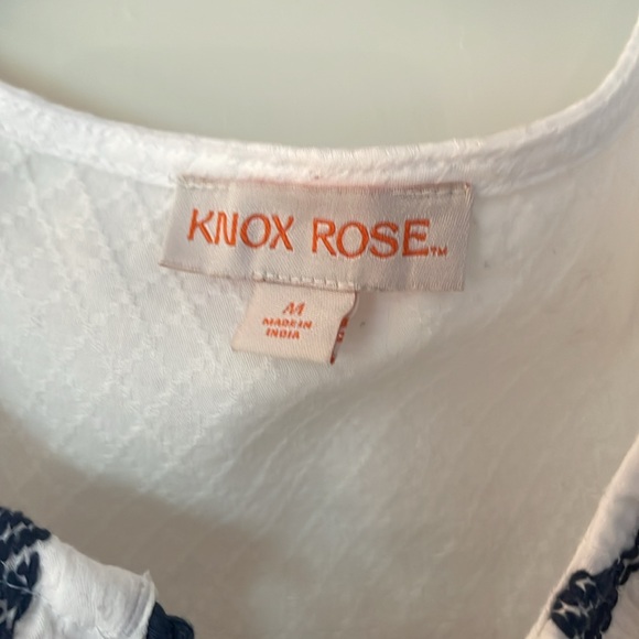 3 for $25! Knox Rose White Embroidered Women's Top, size M - Picture 2 of 8